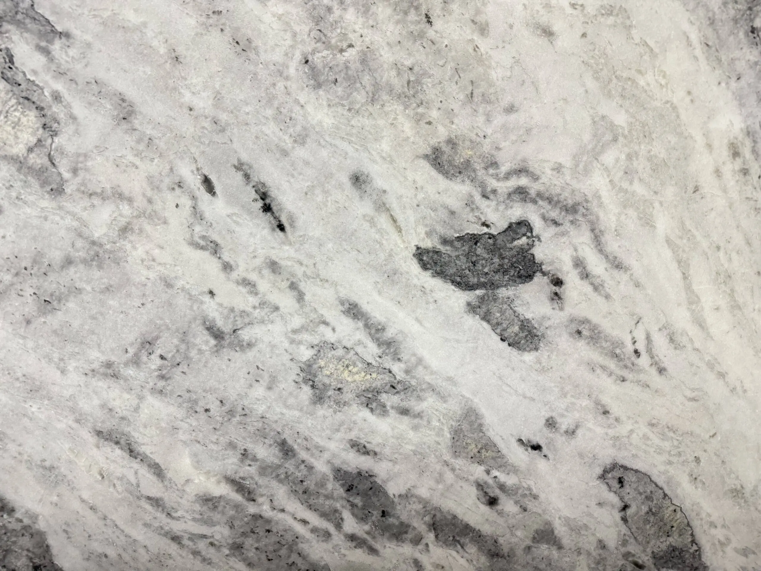 DOLCE VITA MARBLE & QUARTZITE MIX